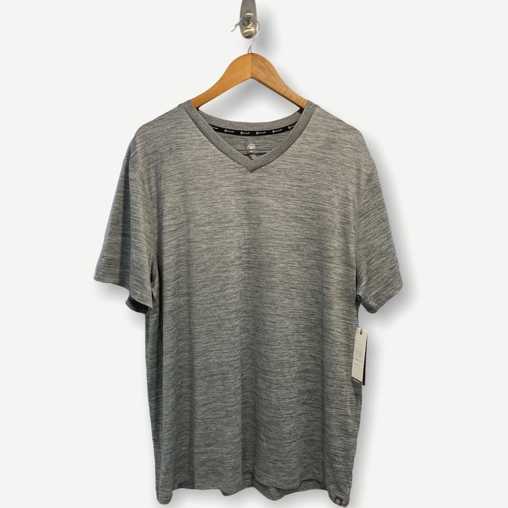 ♥️ 2x $29 Gaiam V-Neck Tees